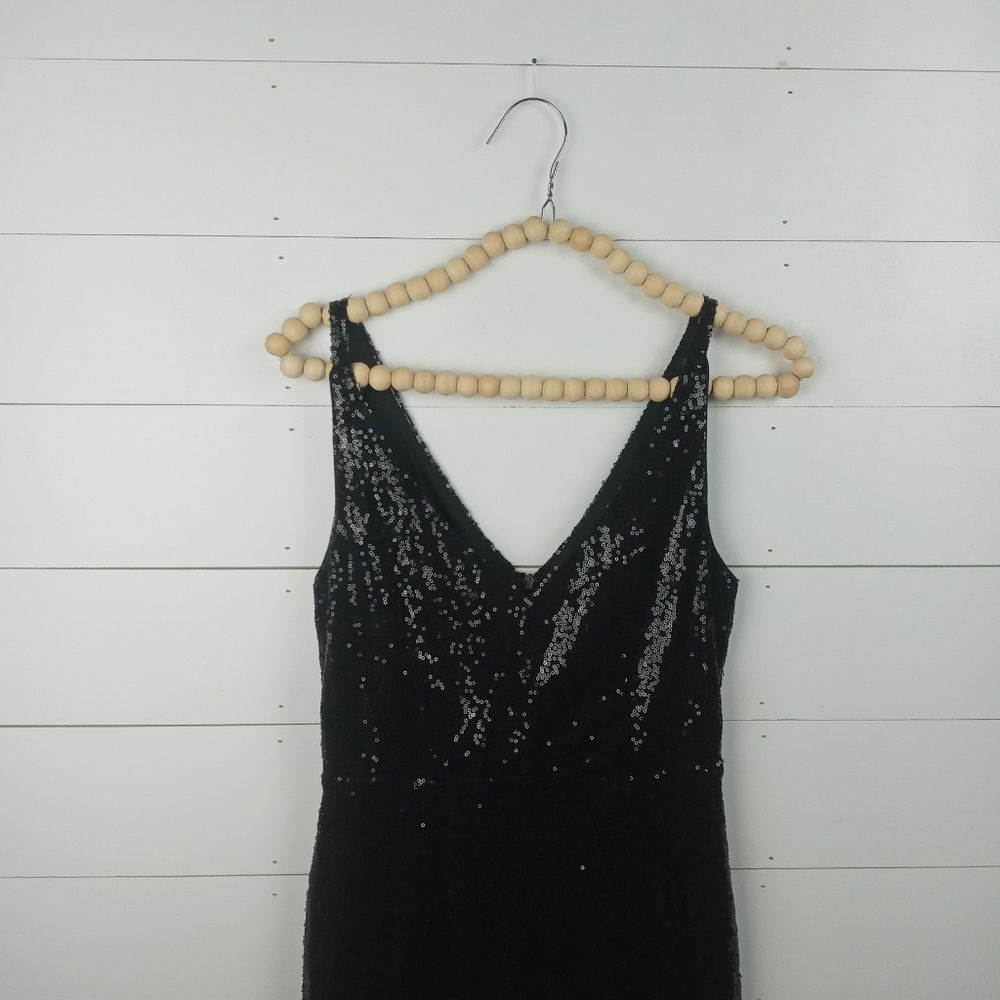 Lulus womens size S champagne showers black sequin bodycon dress V neck back